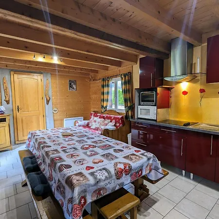 En Bois Avec Jardin, Proche Et Randonnée, équipé Pour 8 Pers. à Vagney, Vosges - Fr-1-589-283