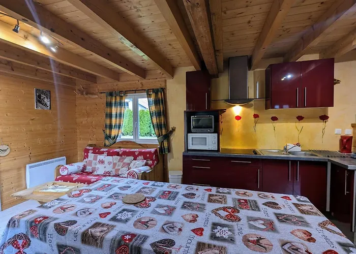 En Bois Avec Jardin, Proche Et Randonnee, Equipe Pour 8 Pers. A Vagney, Vosges - Fr-1-589-283